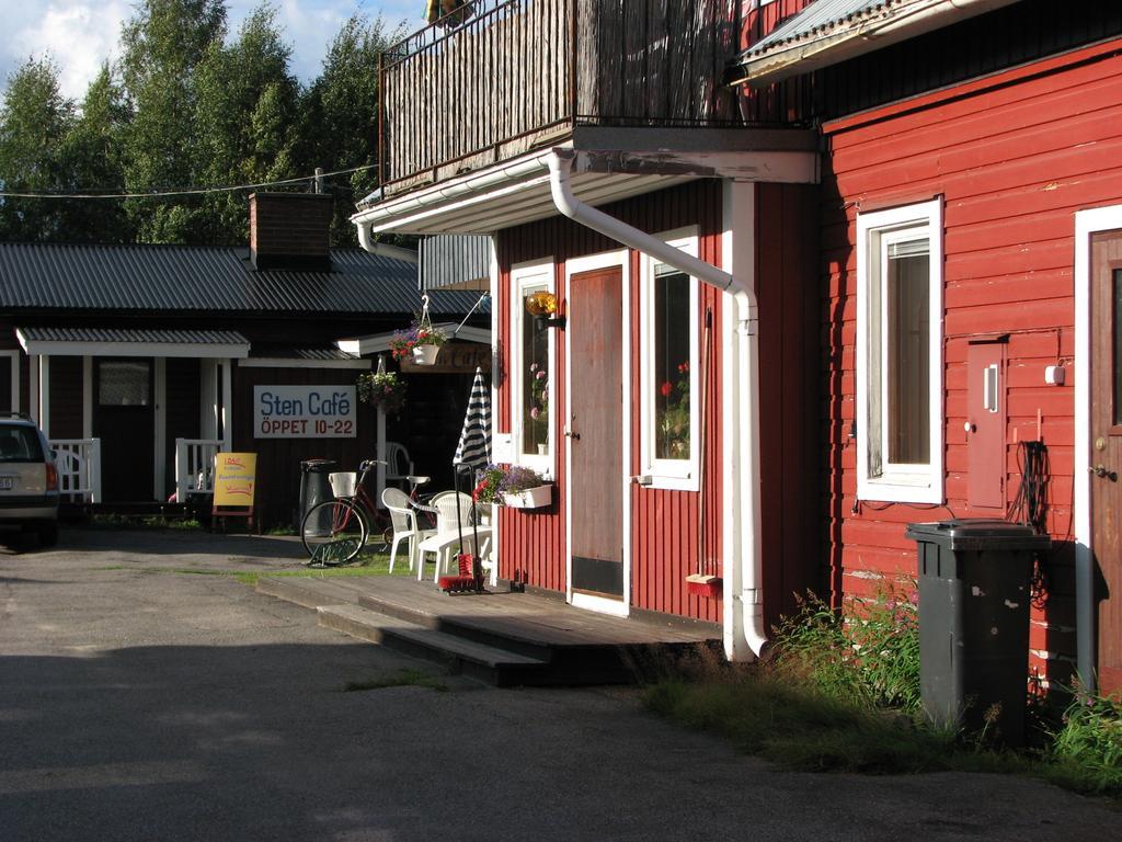 Stuga vid Hedenäsets stencafé Exterior foto